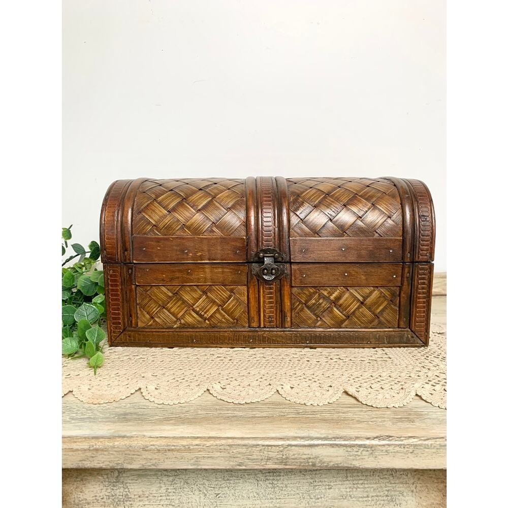 Vintage Wicker Treasure Chest Box Wood Storage Trunk Basketweave Cottage Decor
